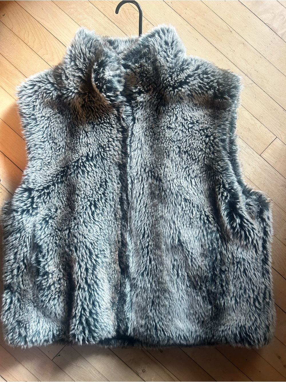 Plush Faux Fur Vest in Gray